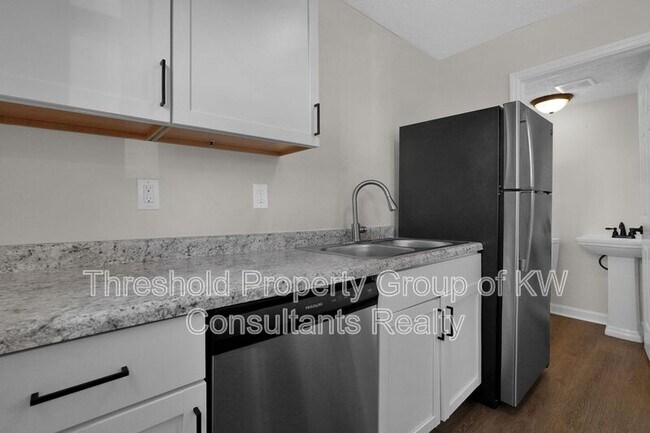 Building Photo - 3672-3678-3678 Arnelle Rd