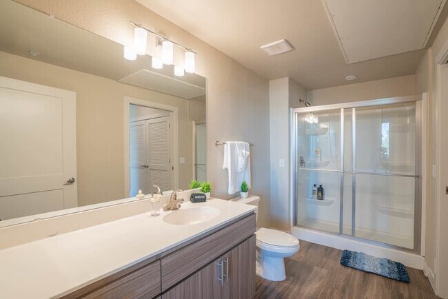 Building Photo - 1890 S Country Club Way