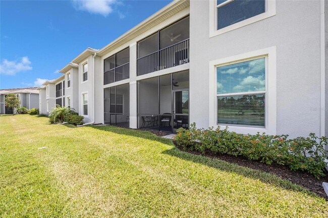 Building Photo - 12470 Wellen Golf St