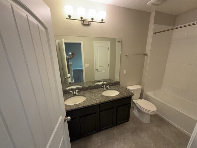 Building Photo - 10697 Atwater Bay Dr