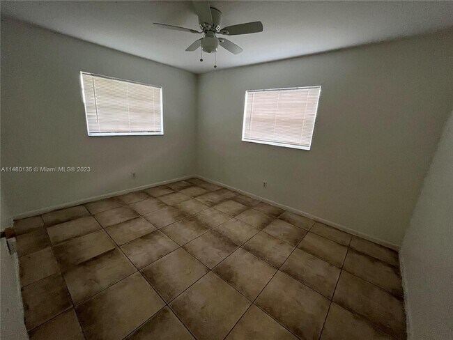 Building Photo - 1610 NW 52nd Ave