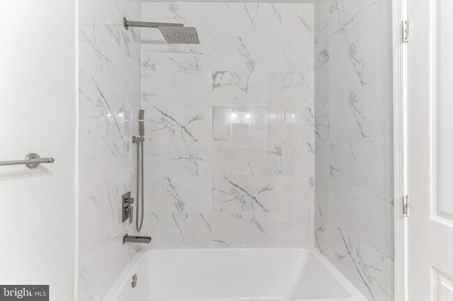 Building Photo - 1223 Simms Pl NE