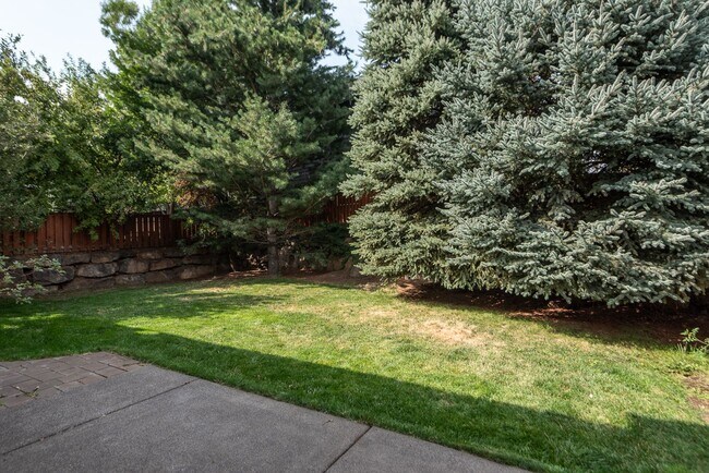 Building Photo - 4-Bedroom Home Near Pine Nursery Park Smar...