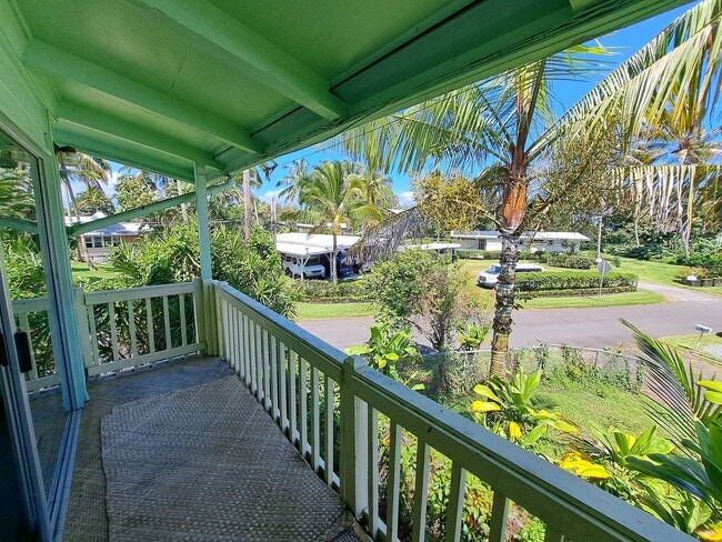 Building Photo - Large Studio w/Lanai