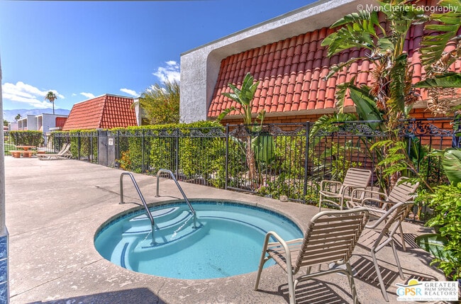 Building Photo - 2166 N Indian Canyon Dr