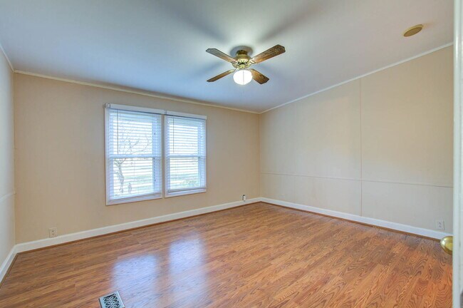 Building Photo - 756 Seaman Ln