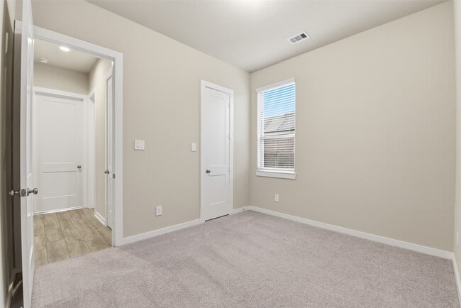 Building Photo - 9515 Willard Dr