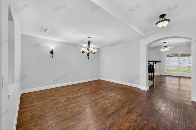 Building Photo - 911 Birchwood Dr