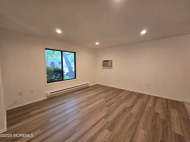 Building Photo - 218 Medford Ct