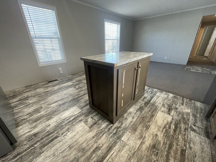 Building Photo - 38039 Leverette Ave