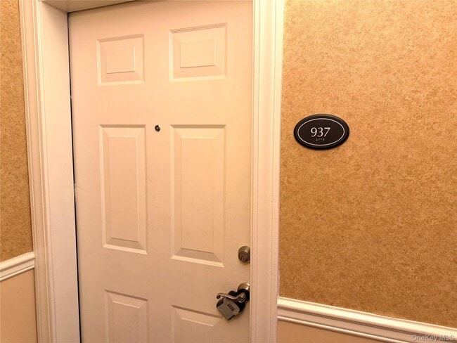 Building Photo - 937 Tower Ridge Cir