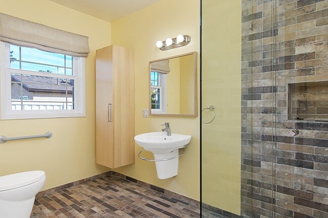 Building Photo - North PB Home, updated interior, just a fe...