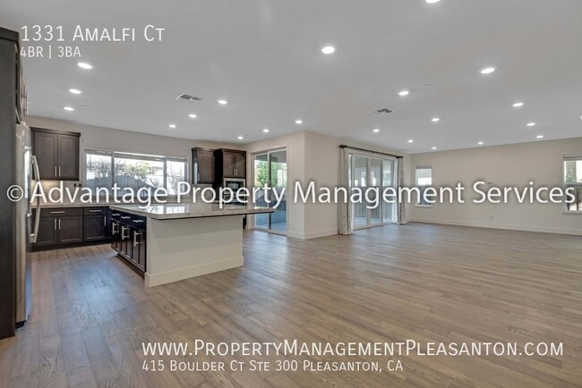 Building Photo - 1331 Amalfi Ct