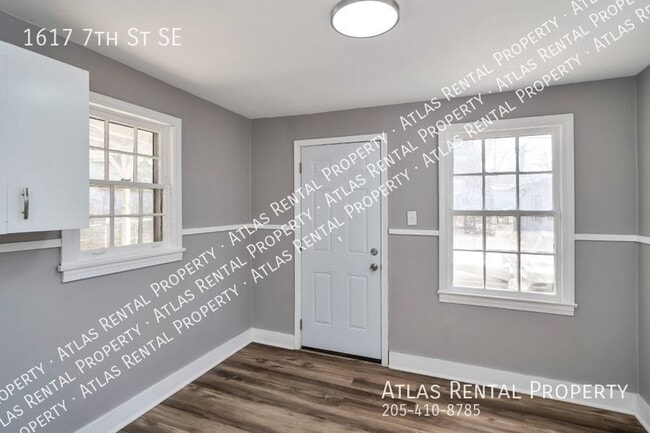 Building Photo - 1617 7th St SE