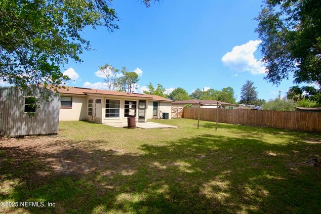 Building Photo - 137 Hercules Dr E