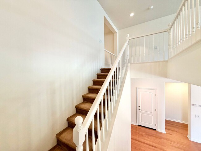 Building Photo - Blackmore Ranch Cul-de-Sac Home w/ Loft, 3-Car Tandem Garage & RV Parking