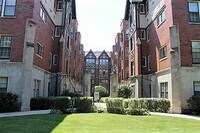 Building Photo - East Rogers Park One Bedroom **ONE MONTH FREE*