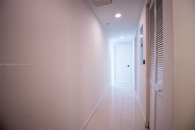 Building Photo - 7875 NW 107th Ave