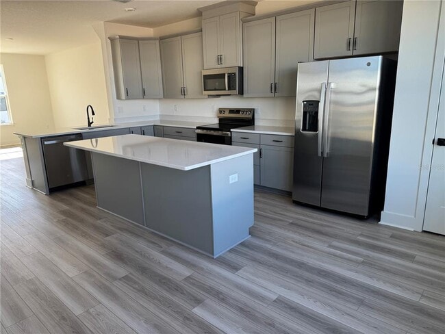 Building Photo - 15083 Grv Lk Dr