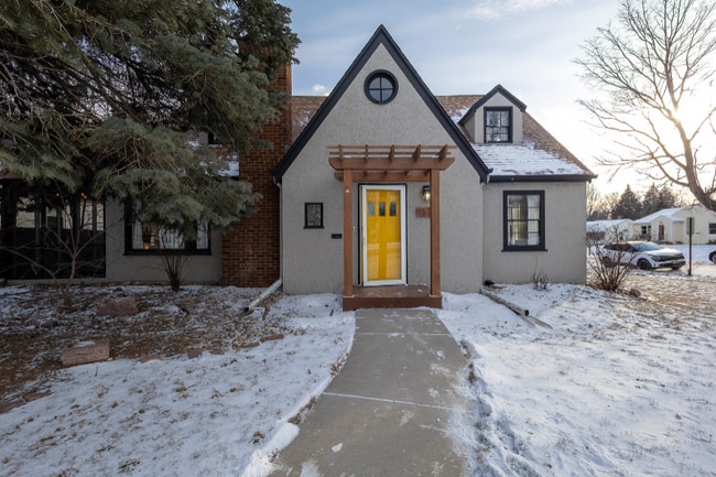 Building Photo - 1621 W 22nd St