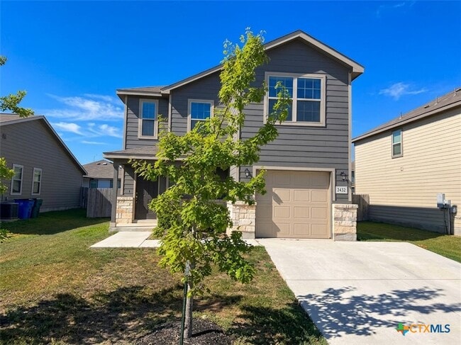 Building Photo - 2432 Ayers Dr