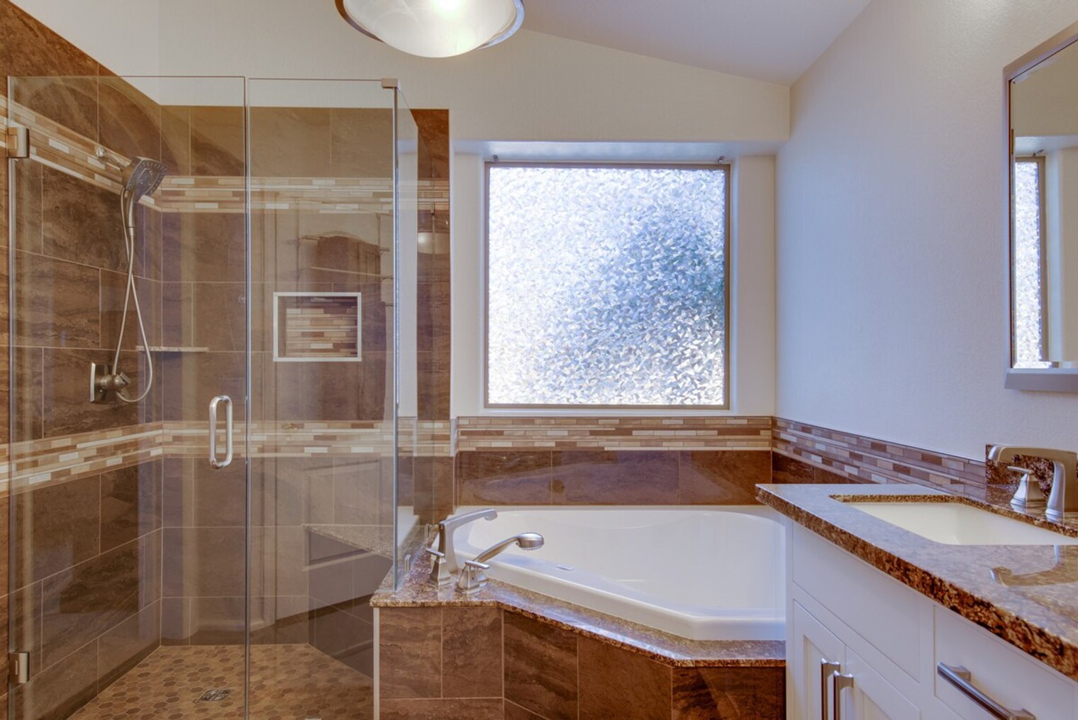 Building Photo - 3830 E Thornton Ave