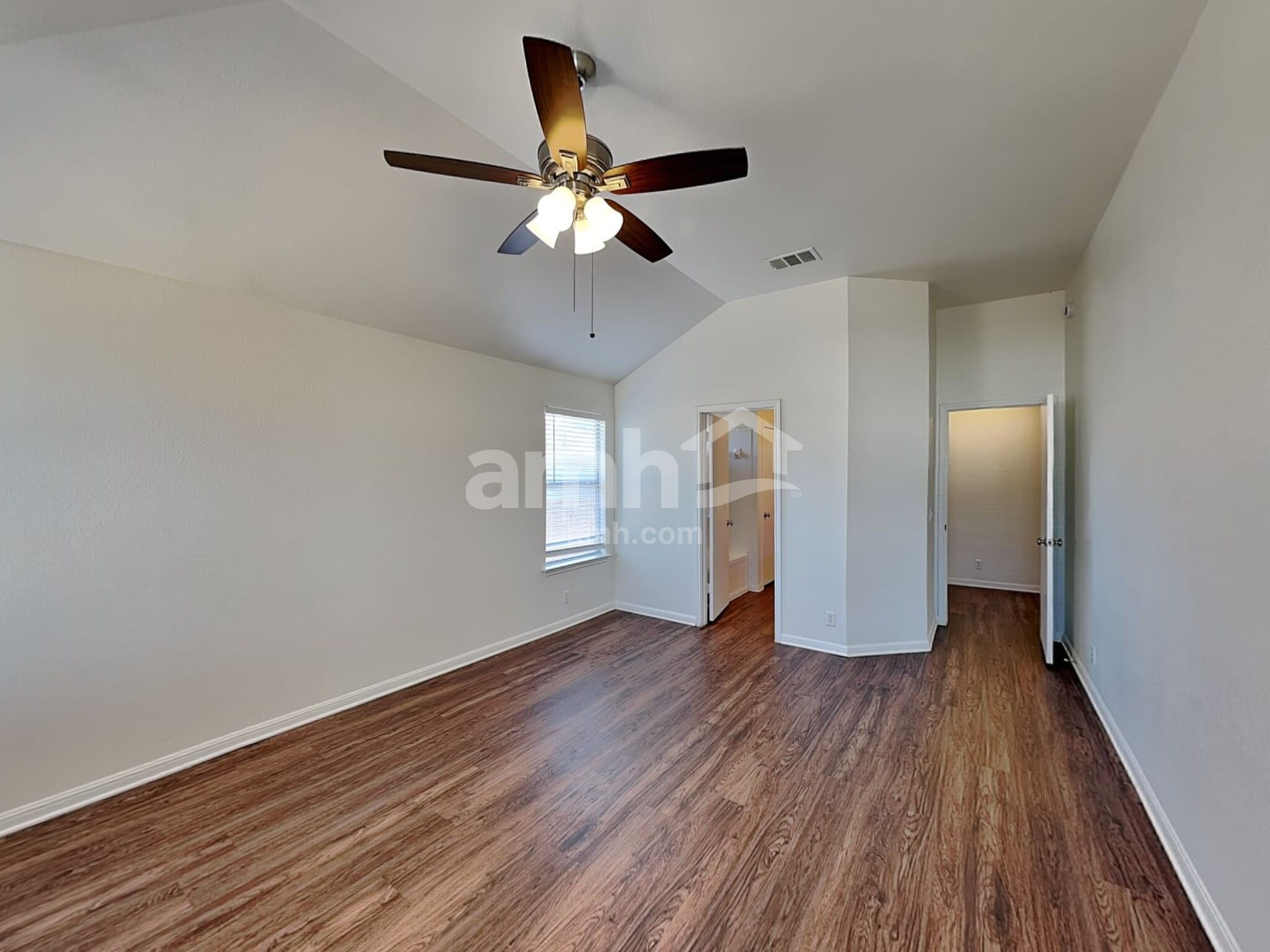 Building Photo - 386 Stennis