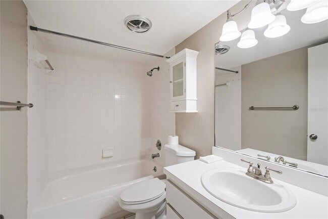 Building Photo - 200 Maitland Ave