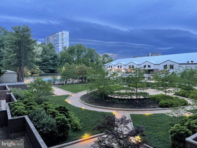 Building Photo - 1800 Old Meadow Rd