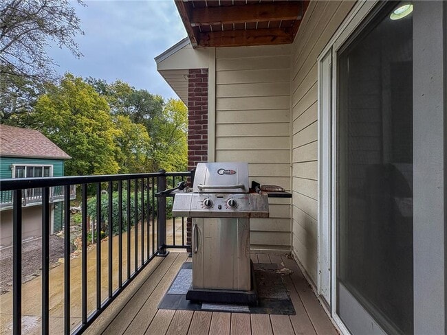 Building Photo - 4407 Curve Ave