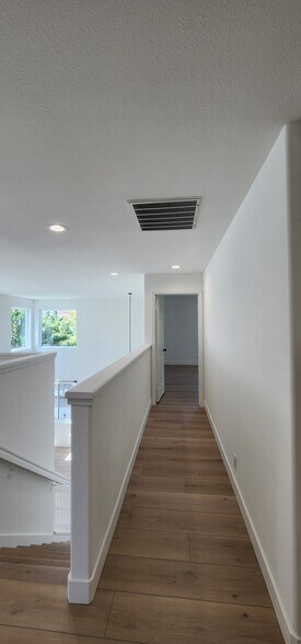 Building Photo - 2231 Aquatic Ct