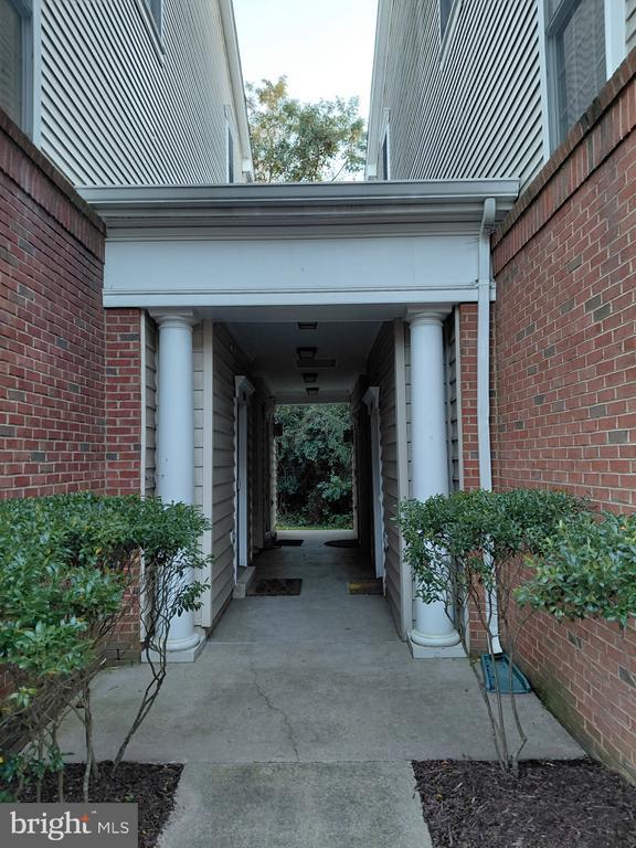 Primary Photo - 3553 Huntley Manor Ln