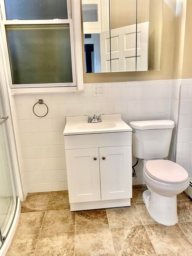 Building Photo - 46 Prescott St