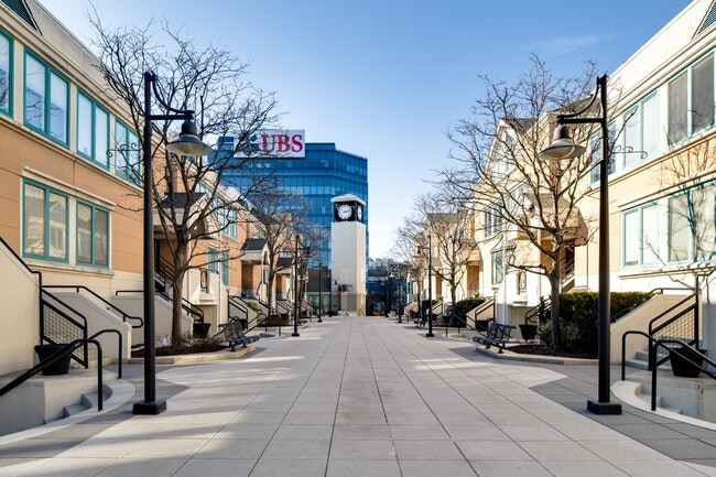 Building Photo - 600 Harbor Blvd