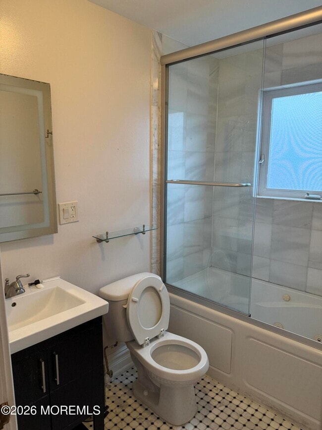 Building Photo - 206 3rd Ave