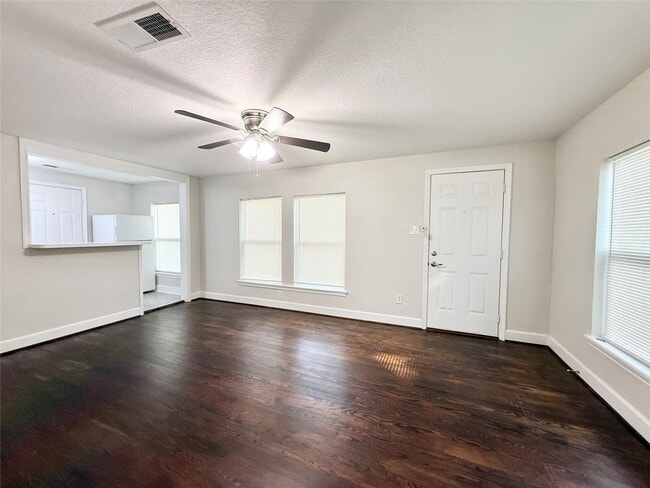 Building Photo - 620 E Magnolia St