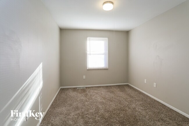 Building Photo - 3468 Simmons Dr