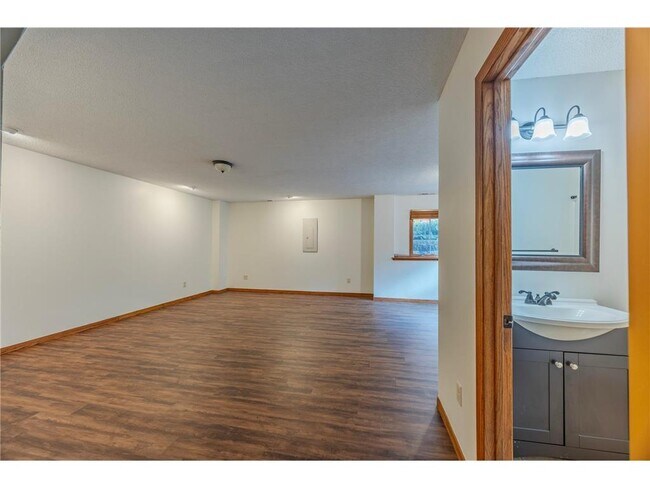 Building Photo - 926 Ramsey St