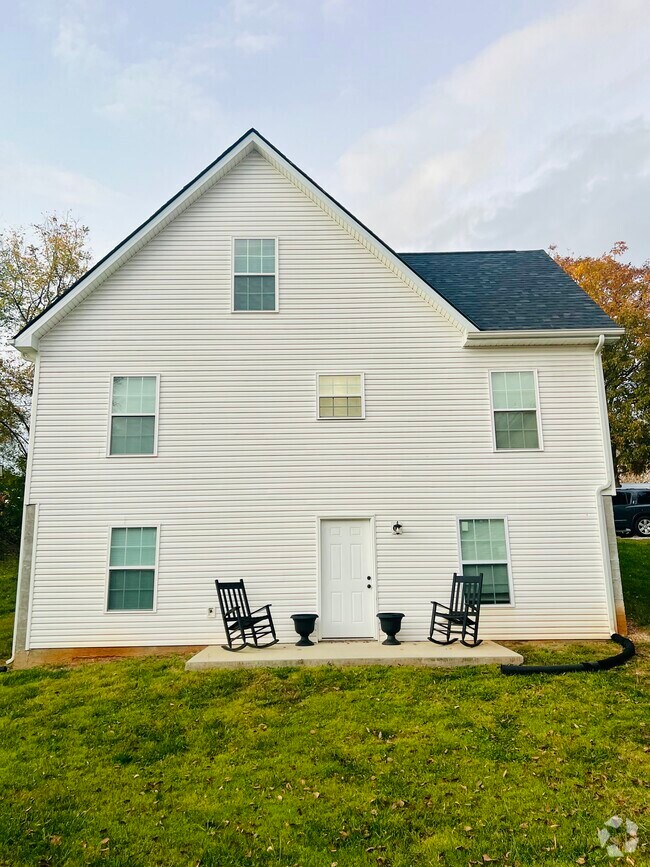 Building Photo - 1411 Tern Ave