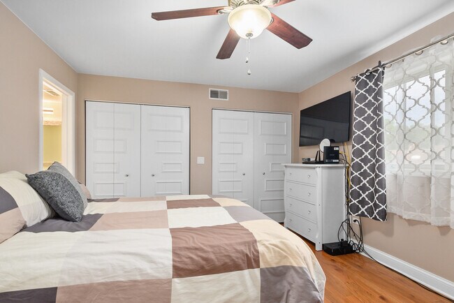 Building Photo - 11112 E Cove Cir