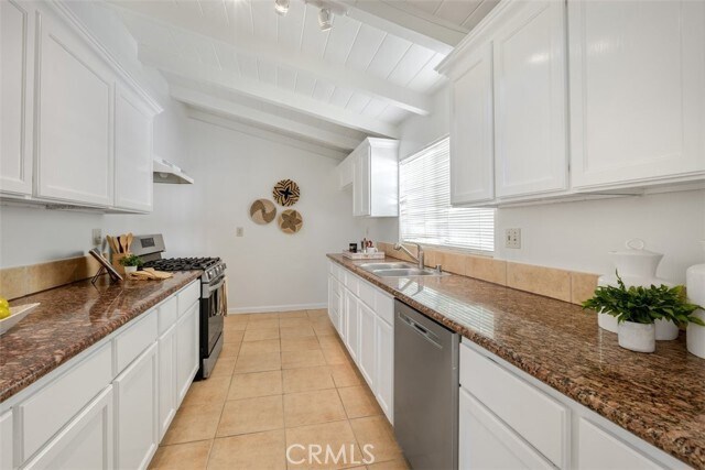 Building Photo - 16427 Clymer St