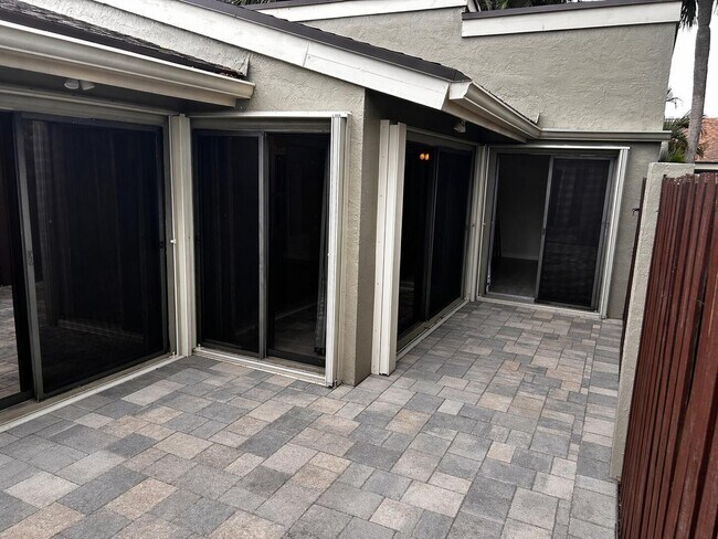 Building Photo - 51 Meadows Dr