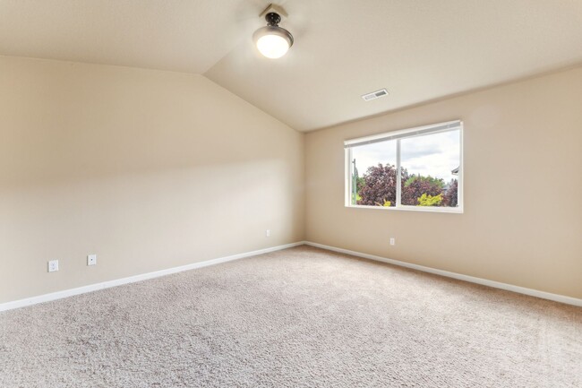Building Photo - 2554 Carson Loop