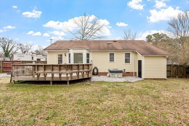 Building Photo - 204 Charles St