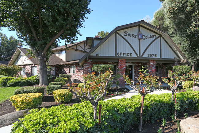 Front Office - Swiss Colony
