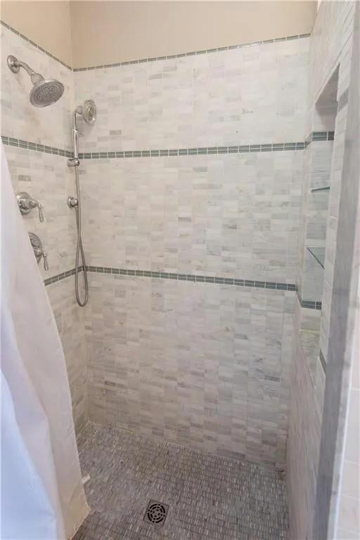 Building Photo - 20 Carroll Ave