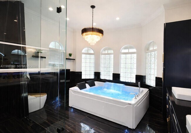 Building Photo - 4860 SW 161st Ln