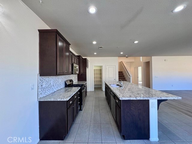 Building Photo - 26612 Iron Mountain St