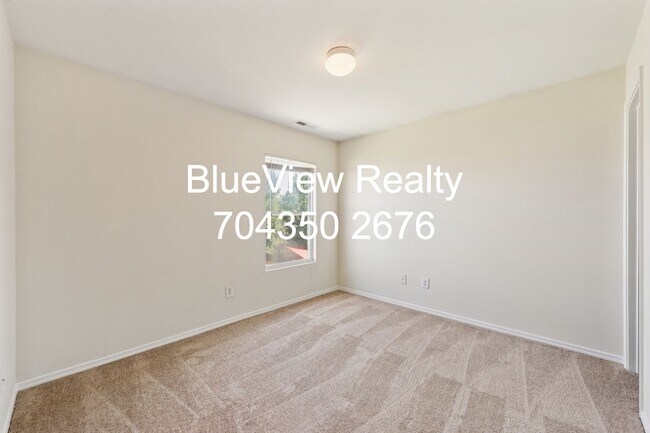 Building Photo - 8605 Redding Glen Ave