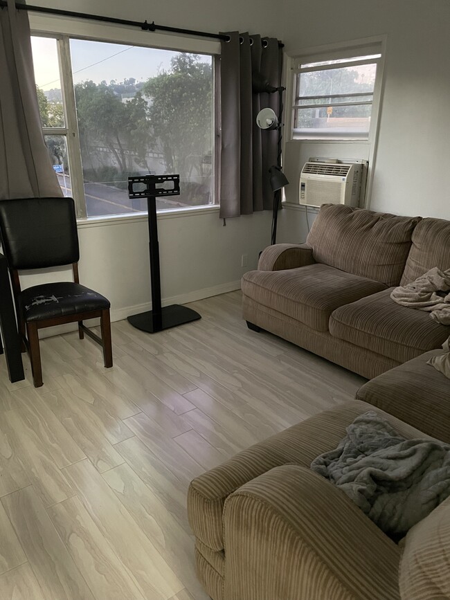 Building Photo - 265 S Church Ln